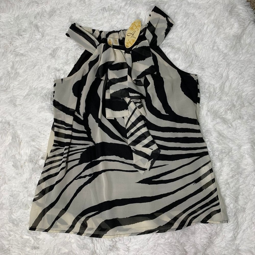 Adiva Ruffle Front Tank Top - M - Picture 2 of 7